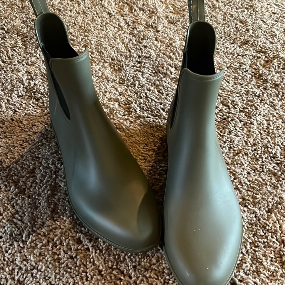 Capelli of New York Chelsea boots, size 9